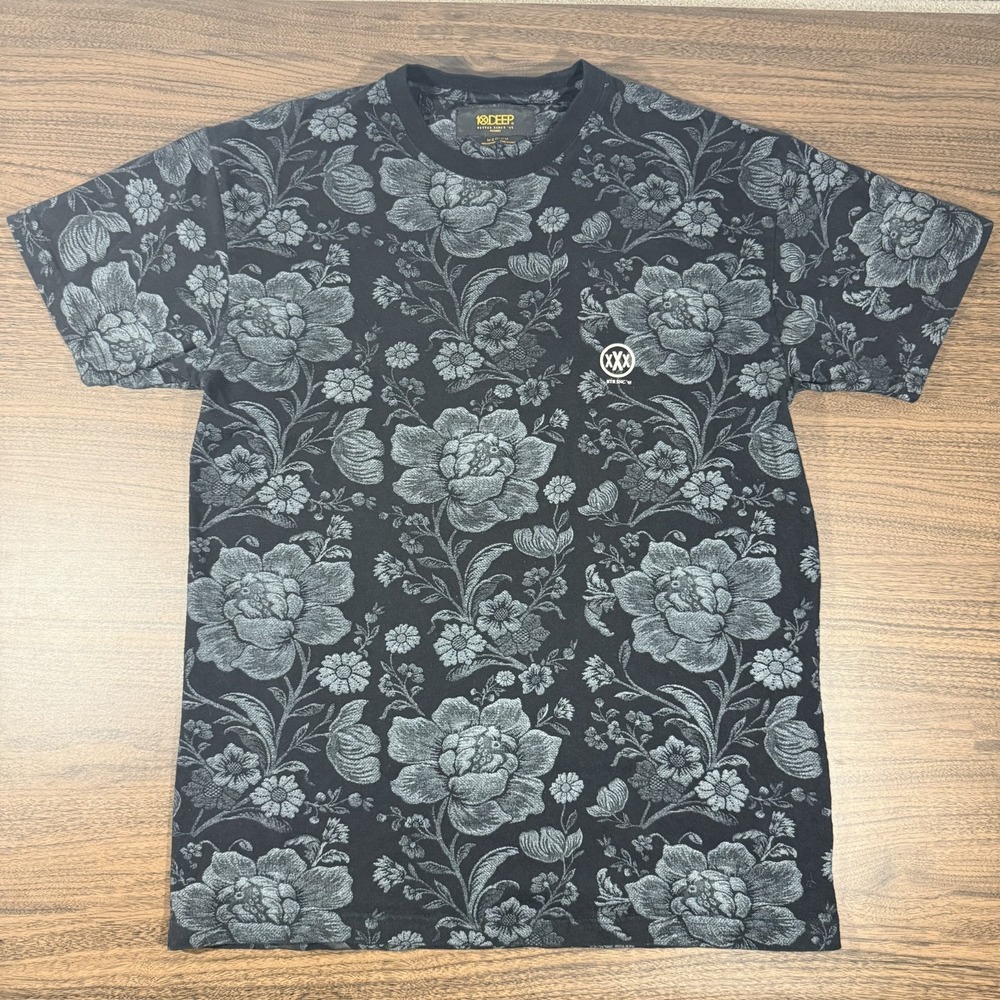 10.Deep Floral Pattern Men's Black T-Shirt Medium